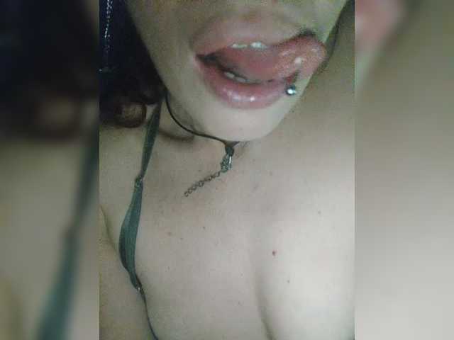 Φωτογραφίες CurlyHanna #horny#pircing#tongue#nipples#perfored#milf#hottest#deeptroat#flexiblity#