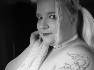 Ερωτική συνομιλία μέσω βίντεο Curvy-Lucy