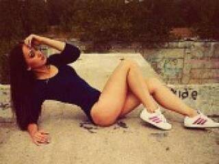 Ερωτική συνομιλία μέσω βίντεο daaniella