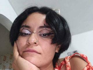 Ερωτική συνομιλία μέσω βίντεο DaenerysNaughty