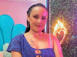 Ερωτική συνομιλία μέσω βίντεο danna-mature19