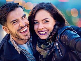 Ερωτική συνομιλία μέσω βίντεο dannyyangelus