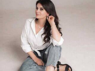 Ερωτική συνομιλία μέσω βίντεο DarinaKarlotta