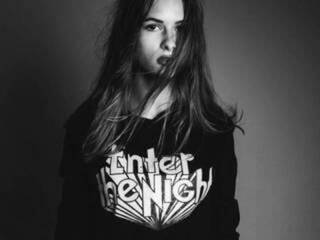 Ερωτική συνομιλία μέσω βίντεο darinali