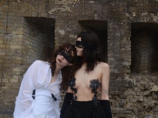 Ερωτική συνομιλία μέσω βίντεο DarkDollsi