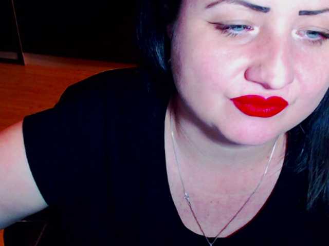 Εκπομπές οθόνης KinkyDomina