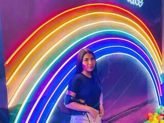 Ερωτική συνομιλία μέσω βίντεο darlacampbell