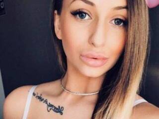 Ερωτική συνομιλία μέσω βίντεο DDAshley