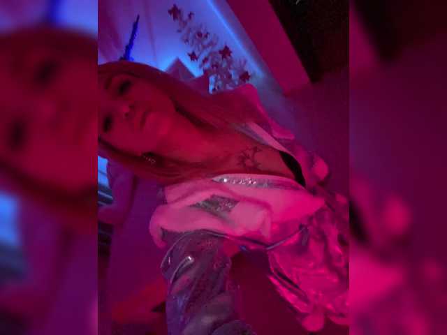 Εκπομπές οθόνης Demon-Girl