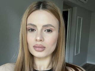 Ερωτική συνομιλία μέσω βίντεο diannajames