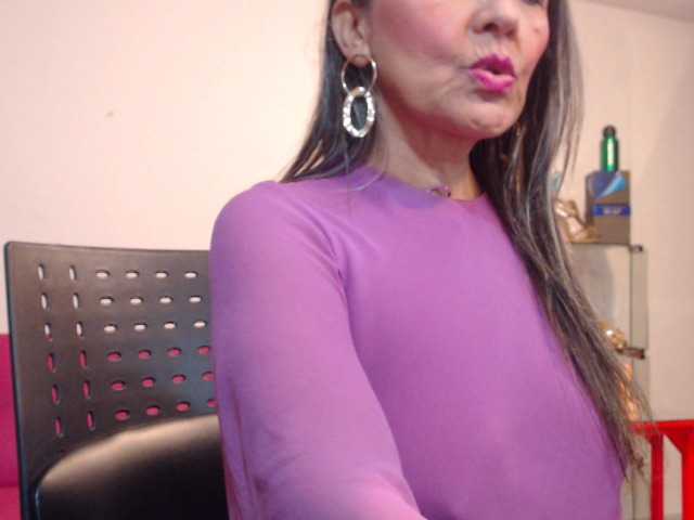 Εκπομπές οθόνης SquirtNstyGrl