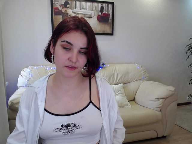 Φωτογραφίες DizzyingCharm Hello guys! Happy see you in my room) Im first day here! Lets chat and have fun together! PVT ON) if you like my smile tip me 33 toks! kisses