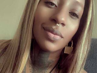 Ερωτική συνομιλία μέσω βίντεο DomCherrired