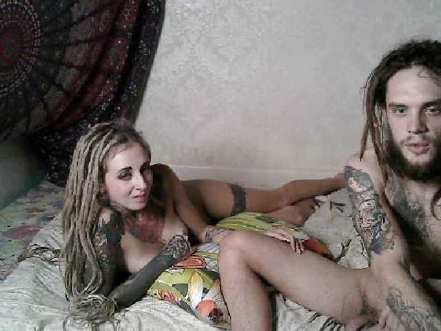 Εκπομπές οθόνης DreadsFamily