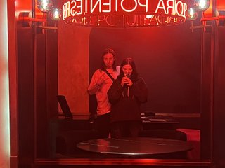 Ερωτική συνομιλία μέσω βίντεο Dron-big