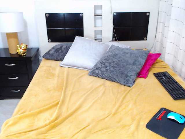 Εκπομπές οθόνης EbonnyLovers