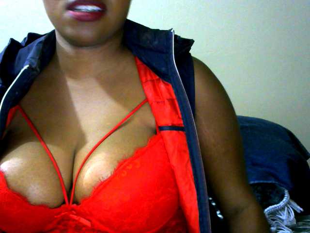 Εκπομπές οθόνης EbonyBooty