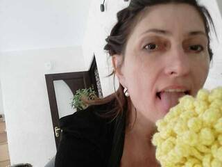 Ερωτική συνομιλία μέσω βίντεο Eleanesa