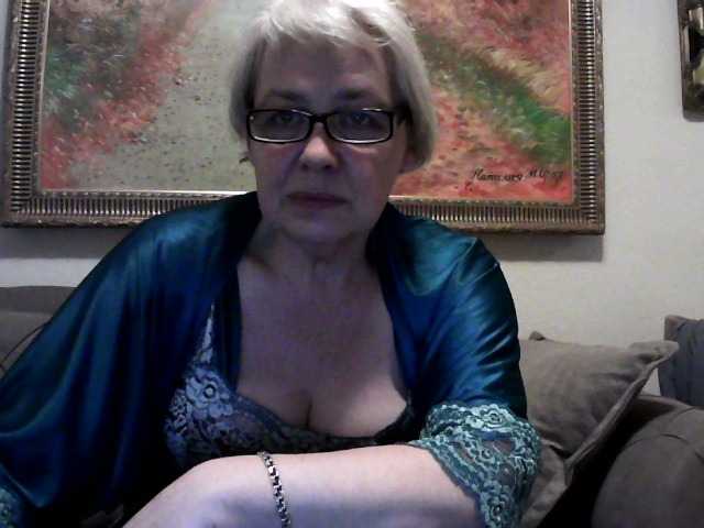 Εκπομπές οθόνης ElegantBlonda