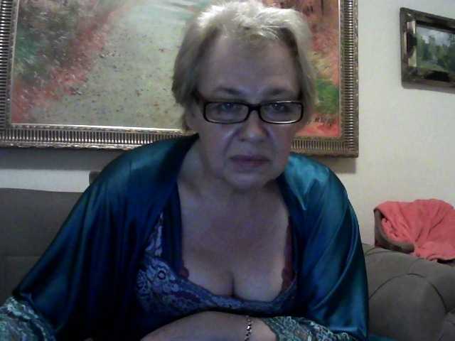 Εκπομπές οθόνης ElegantBlonda