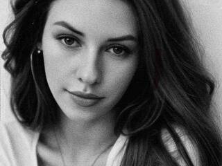 Ερωτική συνομιλία μέσω βίντεο ElegantLadyMia