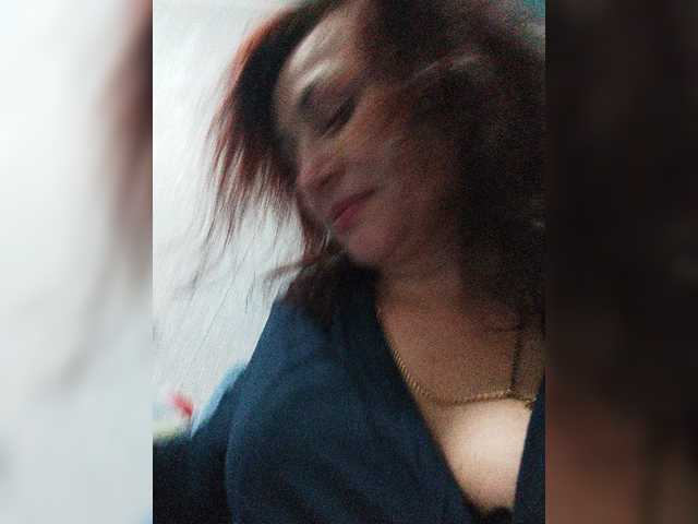 Εκπομπές οθόνης Ellie_