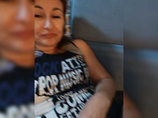 Εκπομπές οθόνης Ellie_