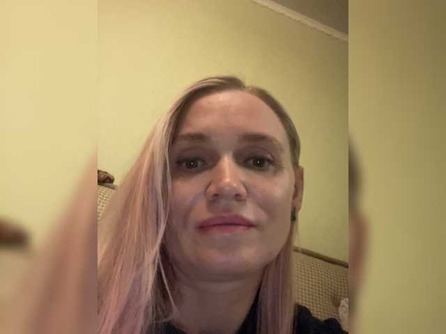 Εκπομπές οθόνης Milka_Milf