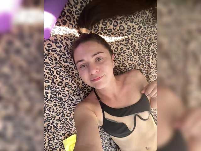 Εκπομπές οθόνης ElenHelga