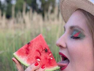 Ερωτική συνομιλία μέσω βίντεο Elenika-hot