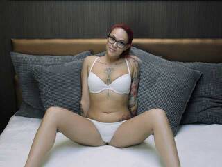 Ερωτική συνομιλία μέσω βίντεο ElinaRubels