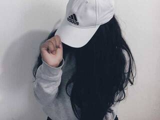 Ερωτική συνομιλία μέσω βίντεο ElisaGrainger