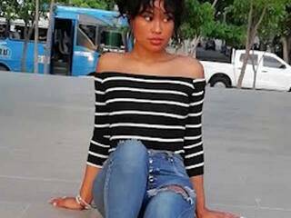 Ερωτική συνομιλία μέσω βίντεο elisamarchel