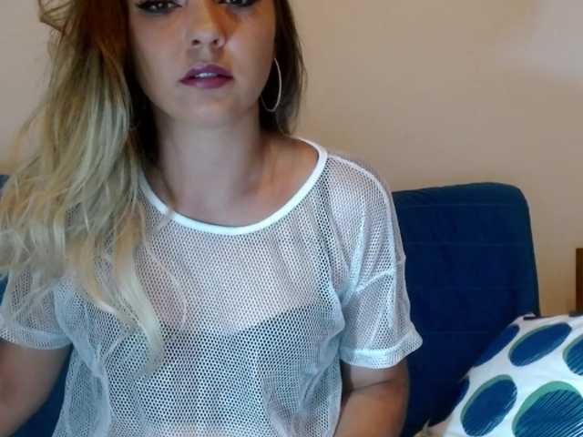 Εκπομπές οθόνης EllaDesiree