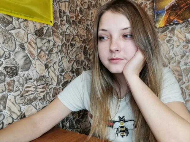 Εκπομπές οθόνης EllaLaLovely