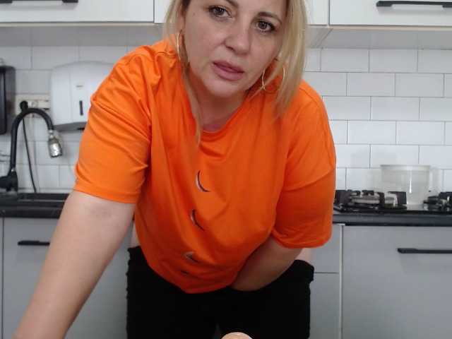 Φωτογραφίες EllaSwan #mommy#milf#mature#bigass#bigboobs# @total squirt at goal @total @sofar @remain