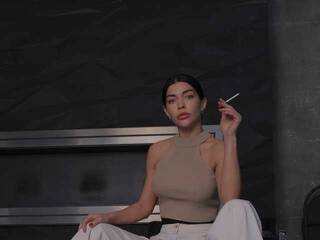 Ερωτική συνομιλία μέσω βίντεο EllisMoor