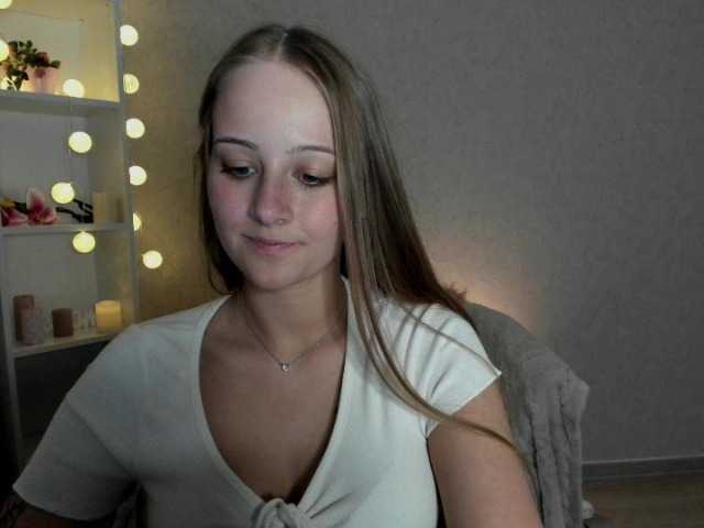 Φωτογραφίες ElsaJean18 Enjoy my lovely #hot show! Warm welcome to everybody! I want to feel you guys #hot #teen #dance #show