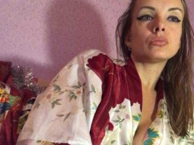 Εκπομπές οθόνης ElyaElya