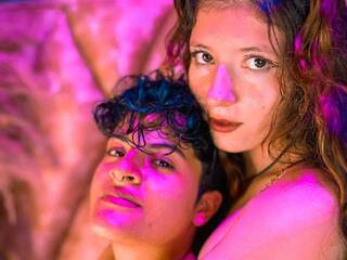 Ερωτική συνομιλία μέσω βίντεο MiaAndAlex