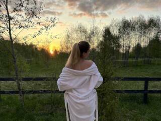 Ερωτική συνομιλία μέσω βίντεο Emaleena