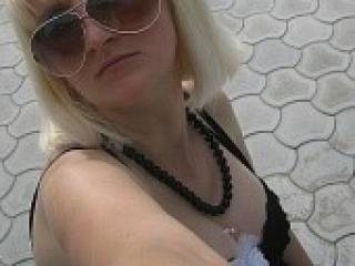 Ερωτική συνομιλία μέσω βίντεο emilianna