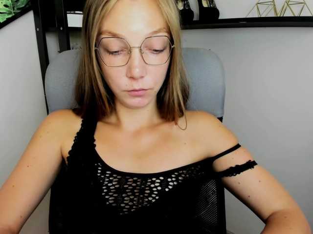 Φωτογραφίες EmillyExtasy #joi #cei #sph #kiss #femdom #roleplay #fantasien #lips #mistress