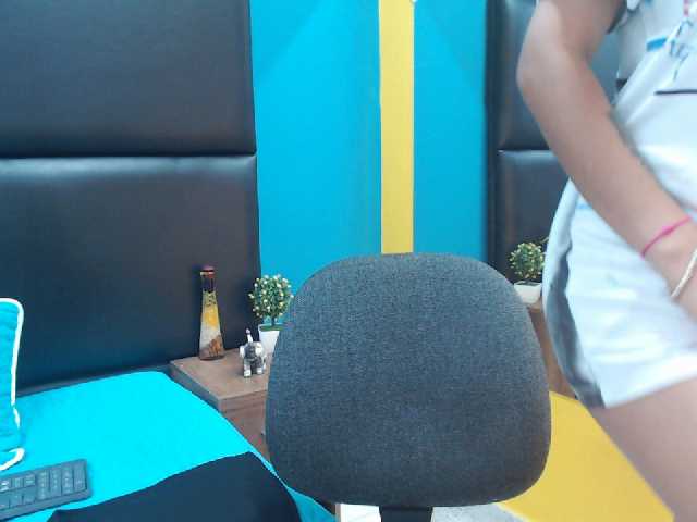 Εκπομπές οθόνης EmillyWilliam