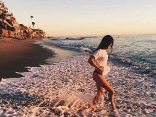 Ερωτική συνομιλία μέσω βίντεο Emily-64