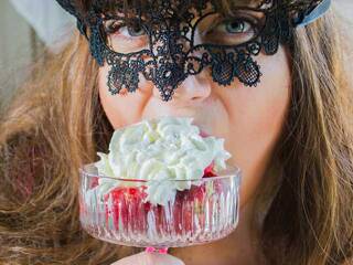 Ερωτική συνομιλία μέσω βίντεο Emily-BOOBS-