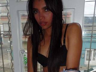 Ερωτική συνομιλία μέσω βίντεο emilyharber