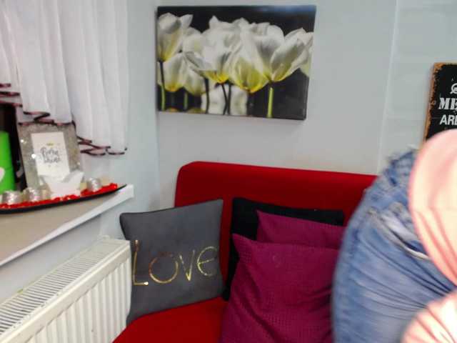 Εκπομπές οθόνης EmilyQueen