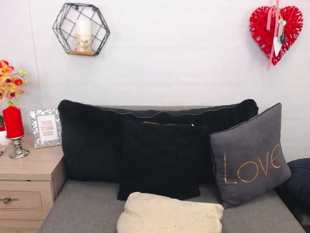 Εκπομπές οθόνης EmilyQueen