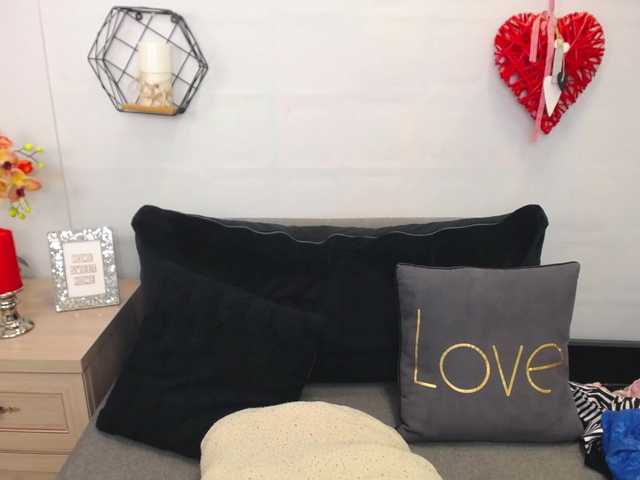 Εκπομπές οθόνης EmilyQueen